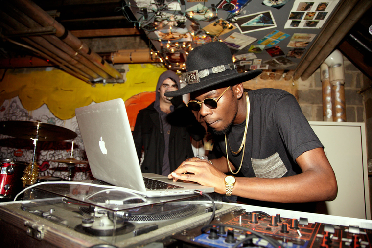 Janine Jarman's 6 Cool Holiday Hair Tips Curly Hair