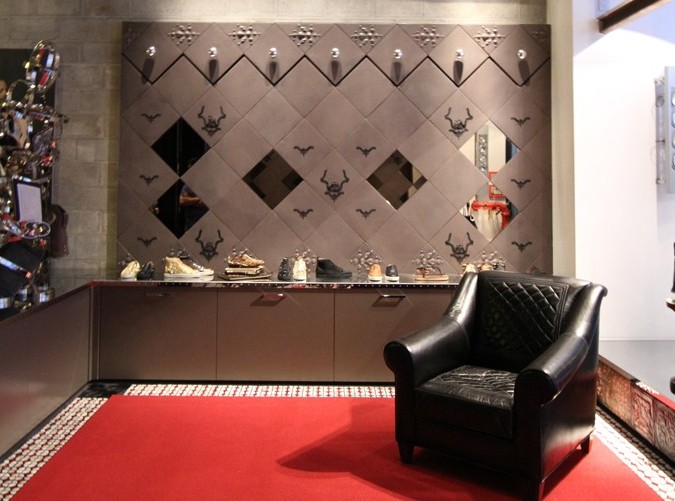 Alexa Chung Dishes On "Gossip Girl," American Fashion, Her New TV Show