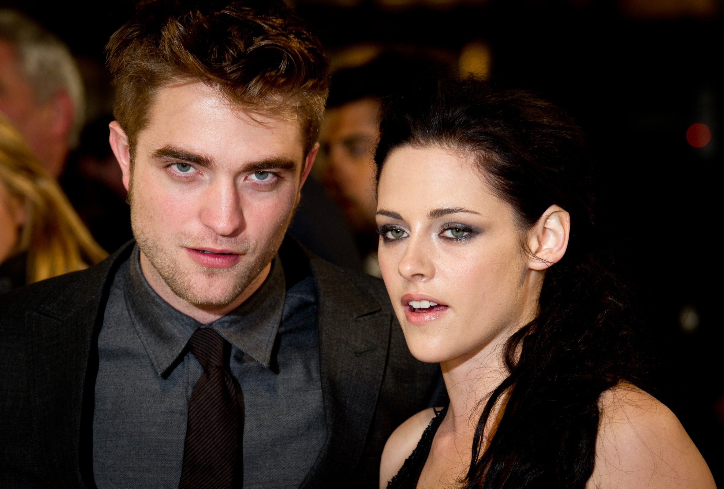 Robert Pattinson's Fiancee & Dating History