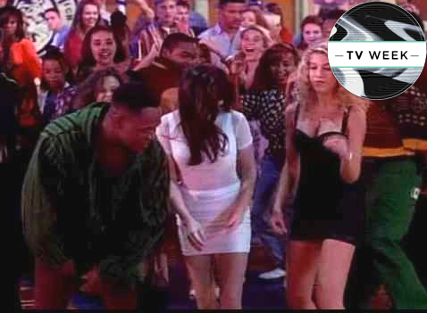 The 10 Best Dance Scenes From "Beverly Hills, 90210"