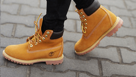 Best Podcasts for Women: 10 Series to Listen To