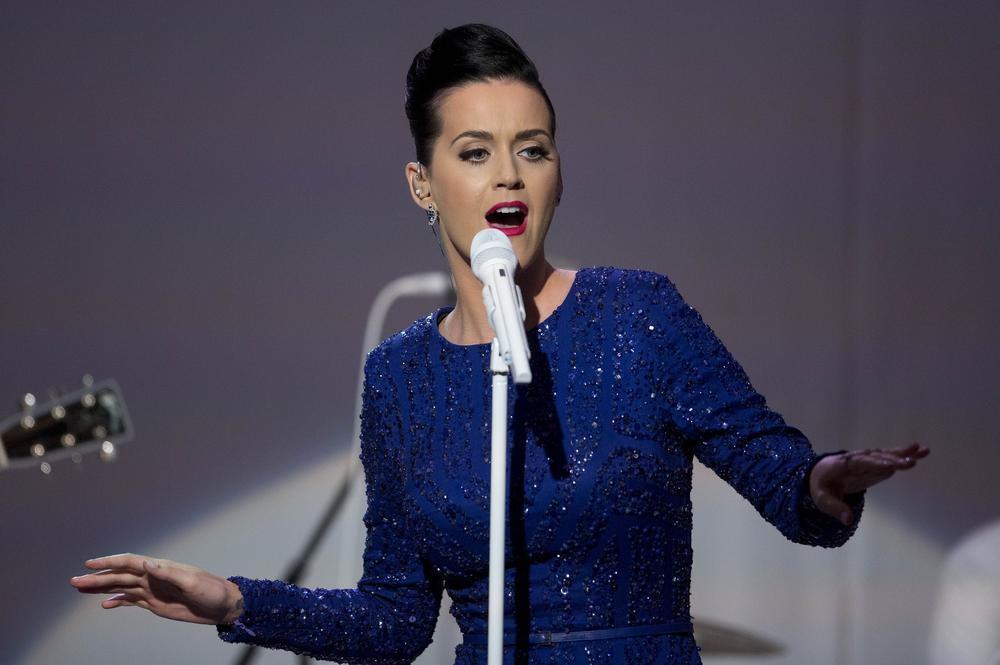 Super Bowl 2015: Katy Perry, Rihanna, Coldplay Asked To Pay to Perform