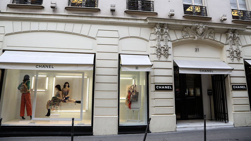 The Celine Triomphe Bag Is the Ultimate Celebrity Street Style Pick