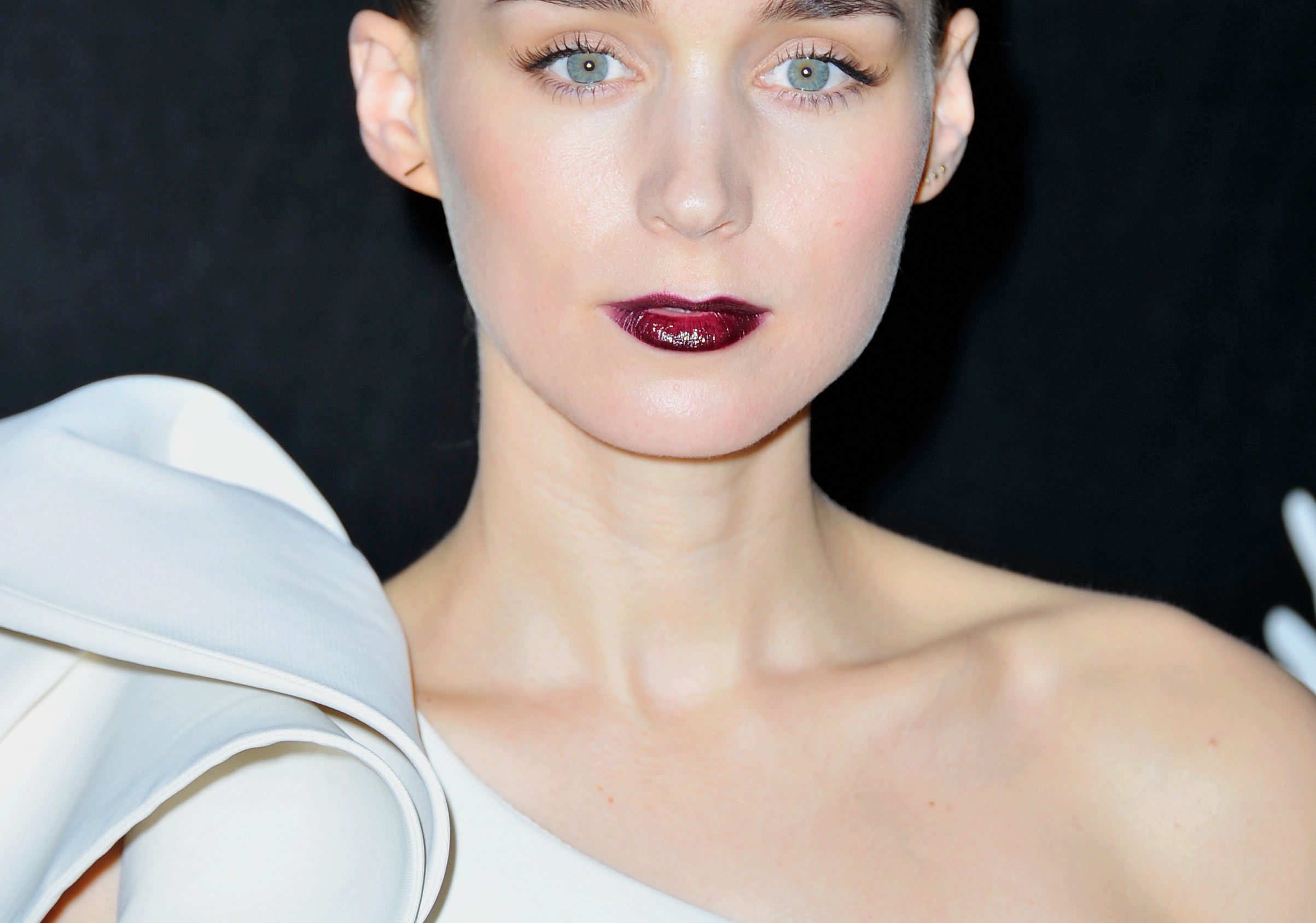 Pale Girl Problems: 12 Things Only Girls With Pale Skin Understand