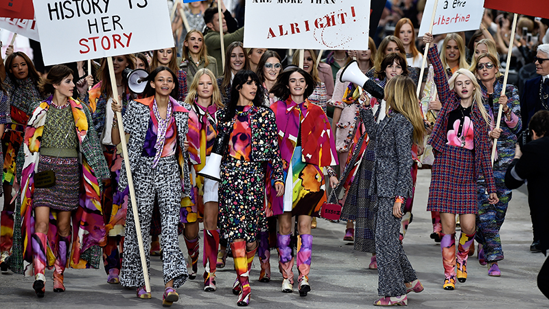 Chanel : Runway - Paris Fashion Week Womenswear Spring/Summer 2015