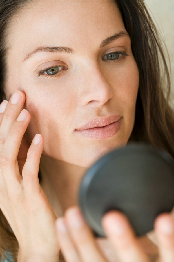 5 Ways to Shrink an Under-the-Skin Mega Zit in 5 Minutes