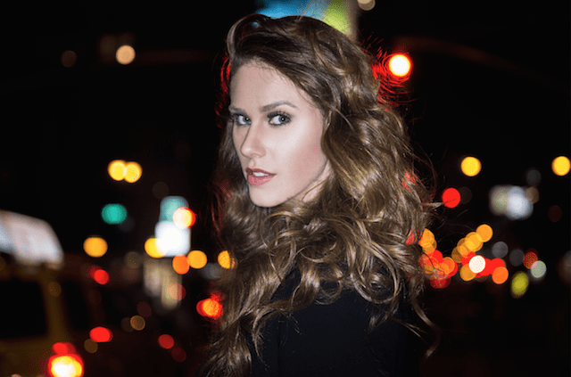 YouTube Vlogger: Cassandra Bankson