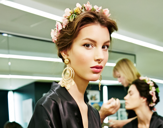 Half-Up Hairstyle: Get This Cute Knot at Home