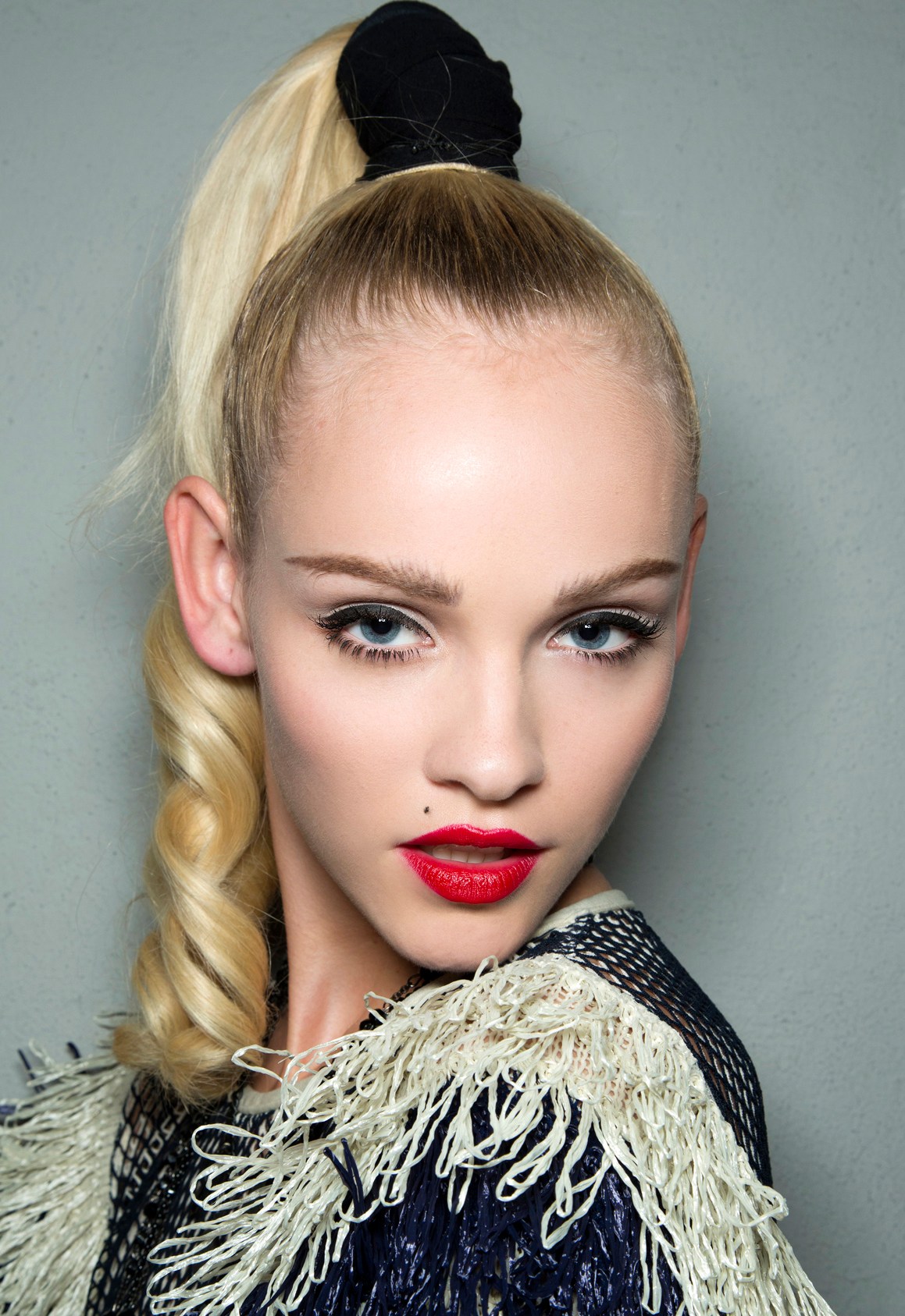 Peach Makeup: How to Wear the Pretty Color