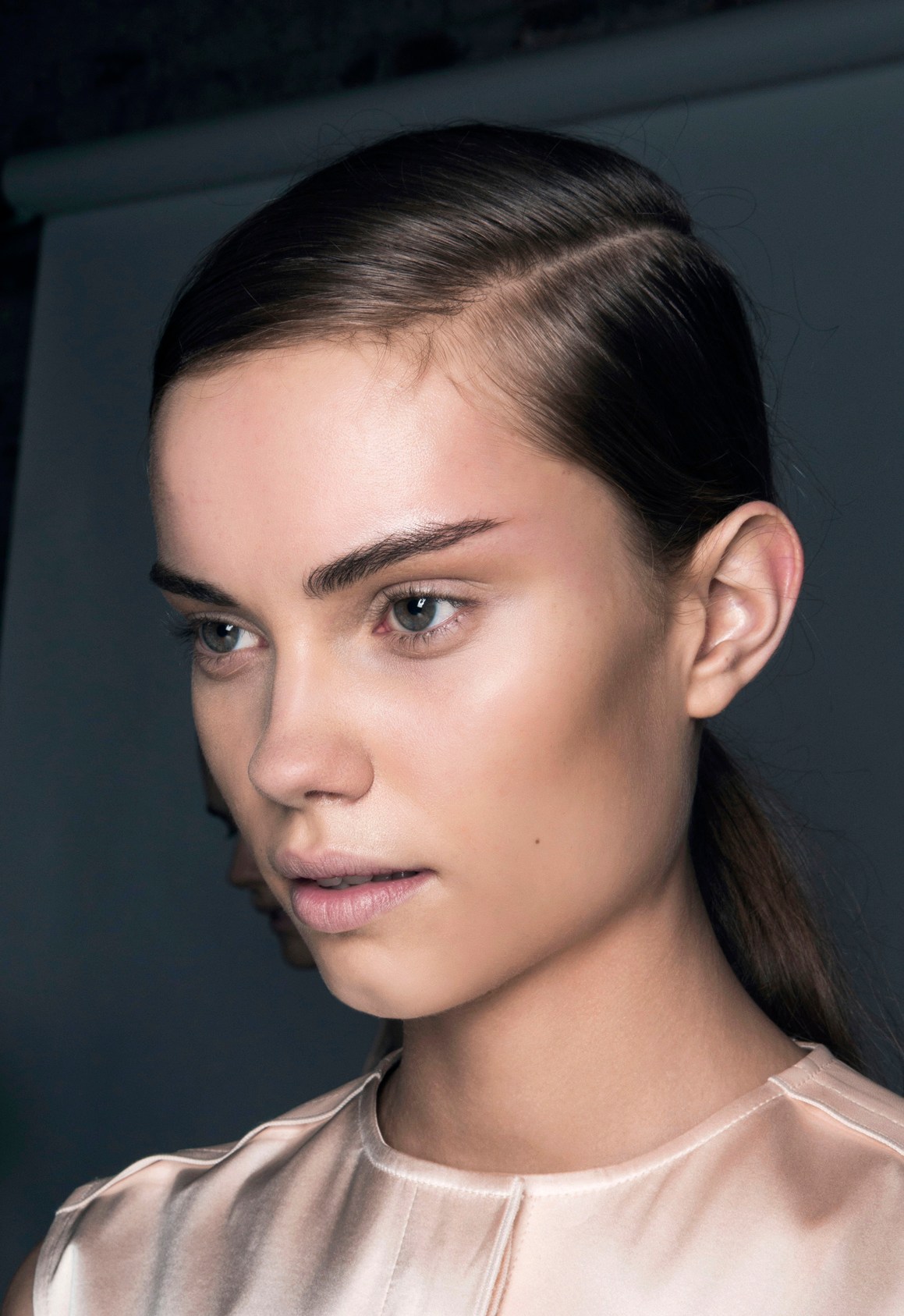 How to Contour Your Face Using Only Makeup