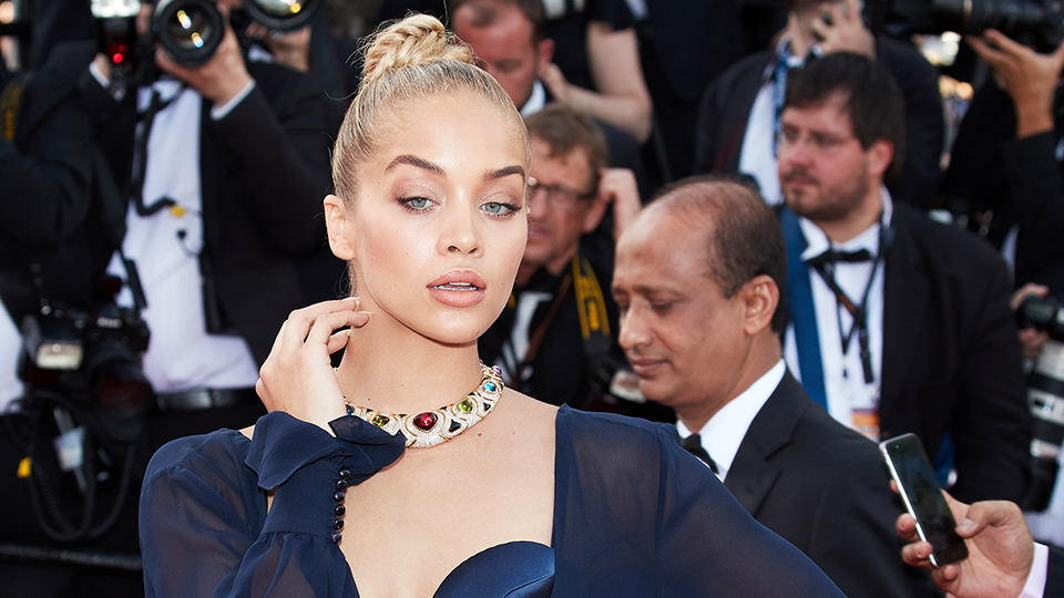 Best Podcasts for Women: 10 Series to Listen To