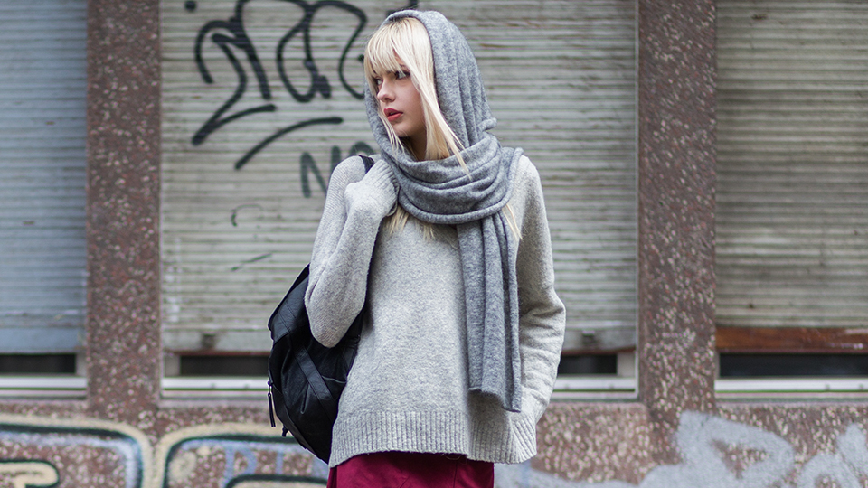 Taylor Swift falls off a treadmill for an Apple Music video.