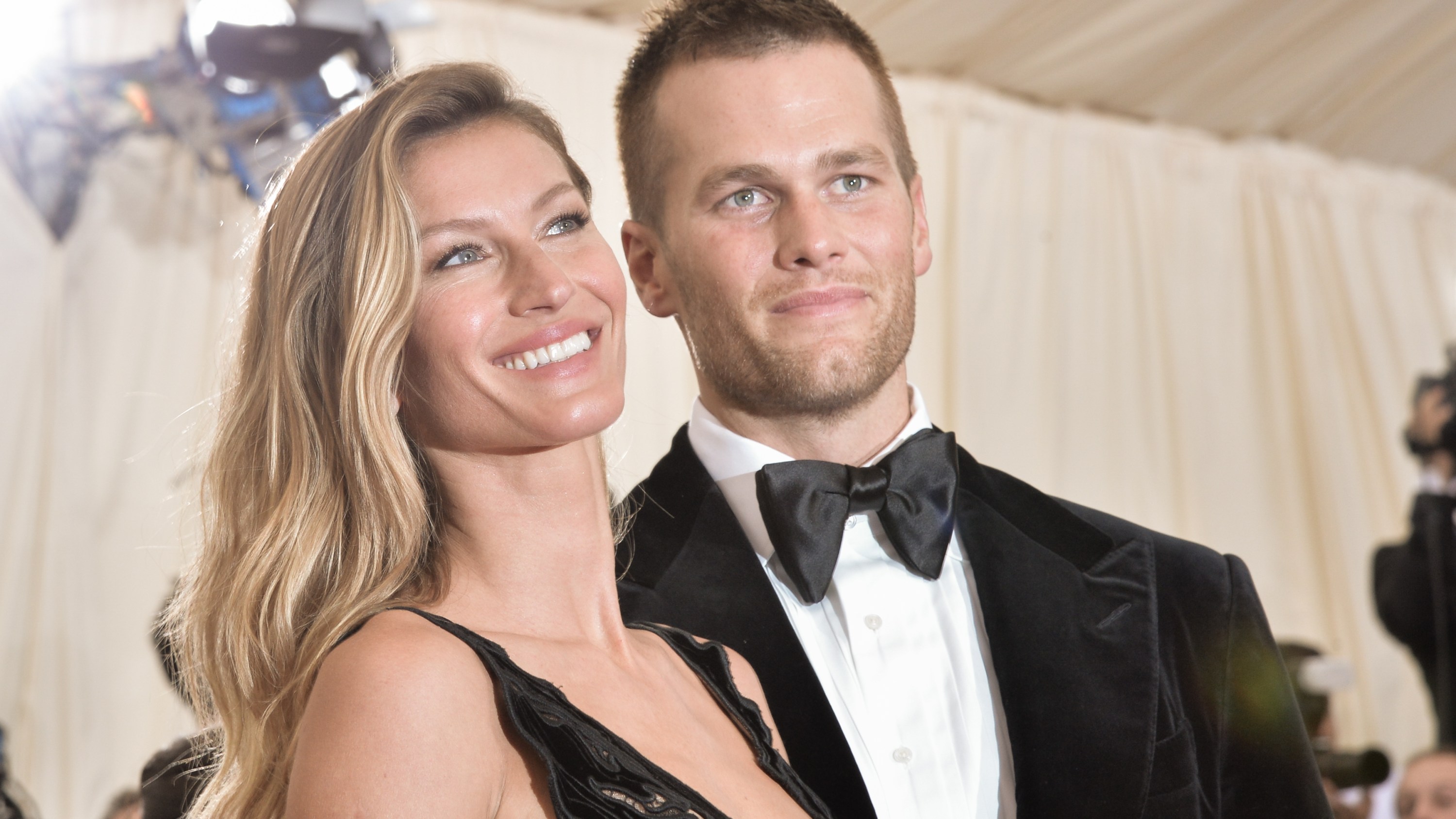 Gisele Bündchen & Tom Brady Super Bowl 2019 Photos Will Melt You