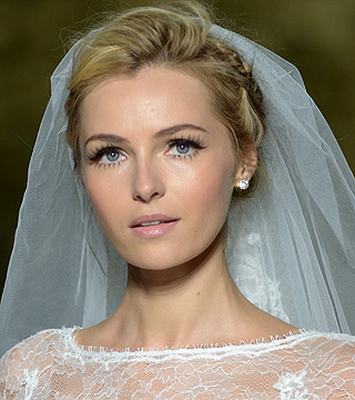 Curly-Haired Girls, Rejoice: There Are Finally Emojis for You