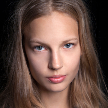 How to Wear Orange Lipstick Without Looking Like a Pumpkin