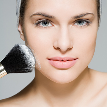 The One Thing You're Not Doing to Hide Dark Circles