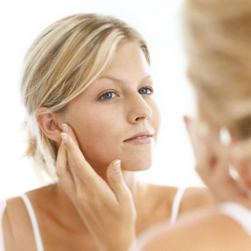 The Best Facial Wipes For Removing Makeup and Much More