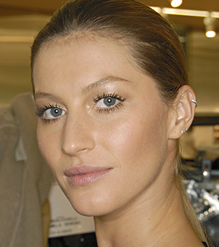 The Weird Upside of Acne: Turns Out You'll Age Better