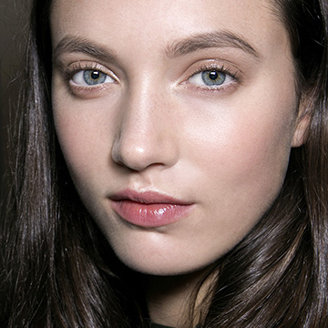 5 Unexpected Places You Should Apply Highlighter