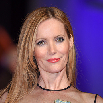 Leslie Mann Makes a Case for Blue Eyeshadow and Pink Lipstick