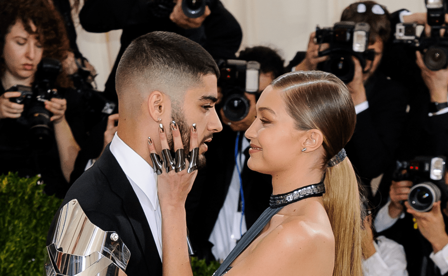Gigi Hadid Tweets Support to Zayn Malik After Canceled Show