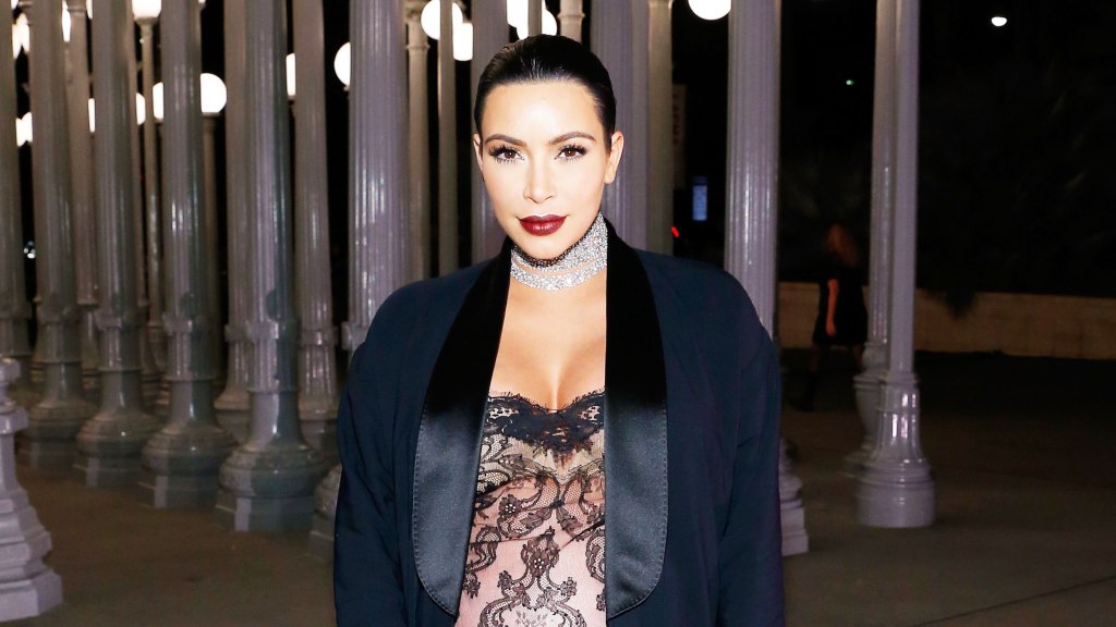 Eva Longoria with No Makeup at the Airport