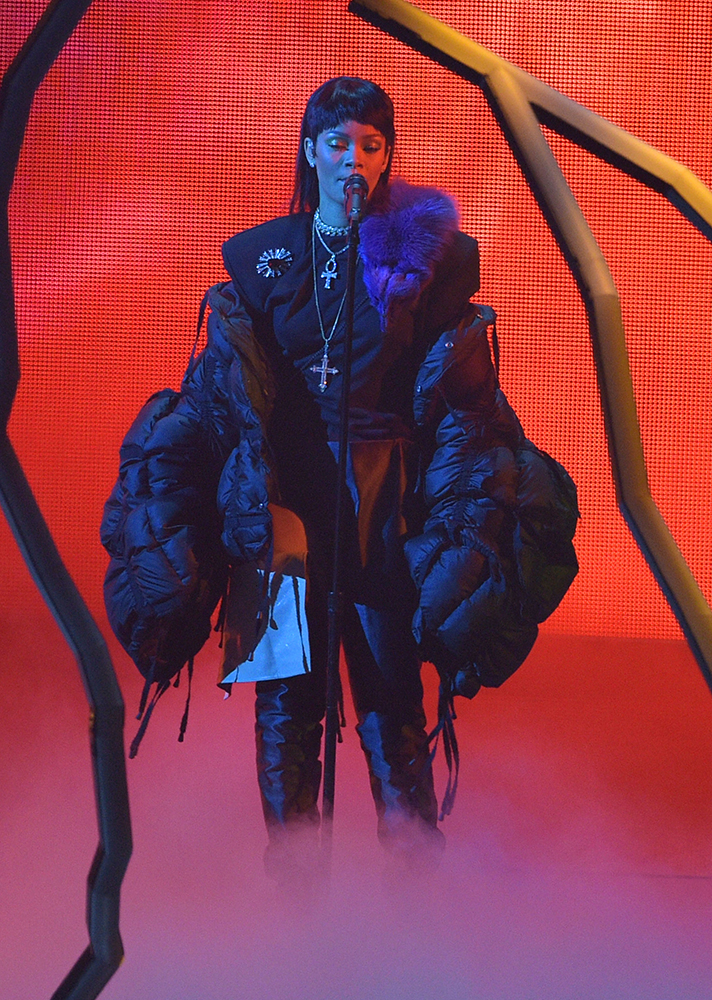 Rihanna wearing Ya Jun Lin at the 2016 VMAs Getty Images