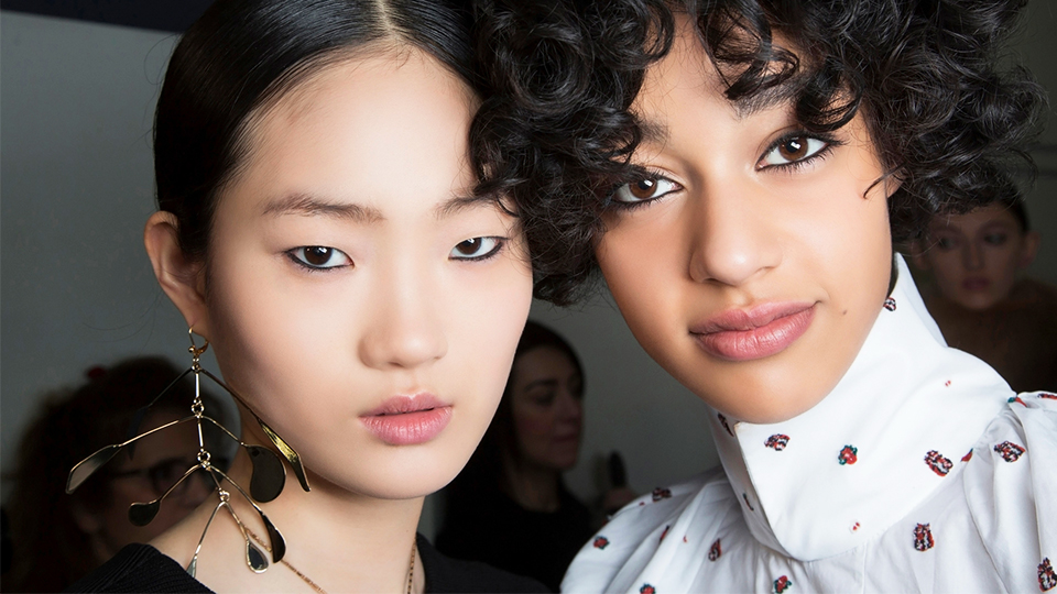 You Need to See Dove Cameron’s Madonna Ponytail