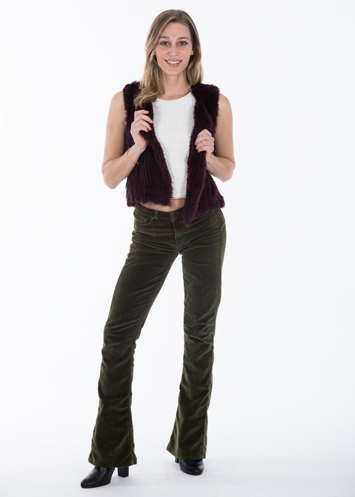 STYLECASTER | Trans Woman Date Dressing Guide