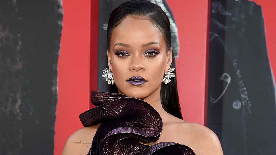 Proof That Rihanna Loves Fenty Gloss Bomb
