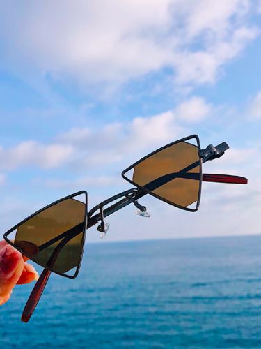 STYLECASTER | Triangle Sunglasses To Shop