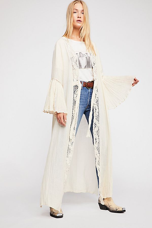 STYLECASTER | Robe Silhouettes Are the Chicest Way to Get Comfy-Luxe Style in 2019