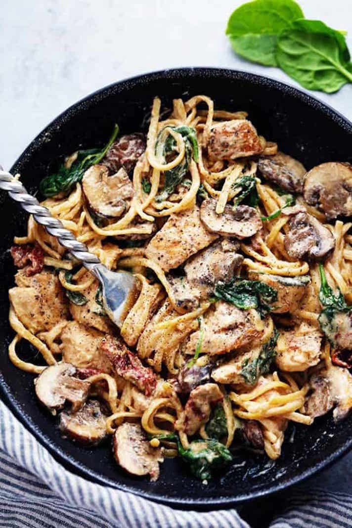 STYLECASTER | 17 Fancy Date Night Dinners That Are Actually Super Easy | One-Pot Creamy Chicken Mushroom Florentine