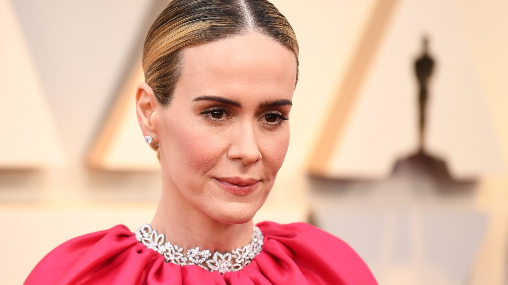 Sarah Paulson's 2019 Oscars Look Is Pretty in Pink