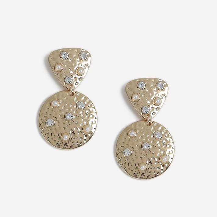 STYLECASTER | Diamonds Are a Girl's Best Friend—Especially If That Girl Is Born in April