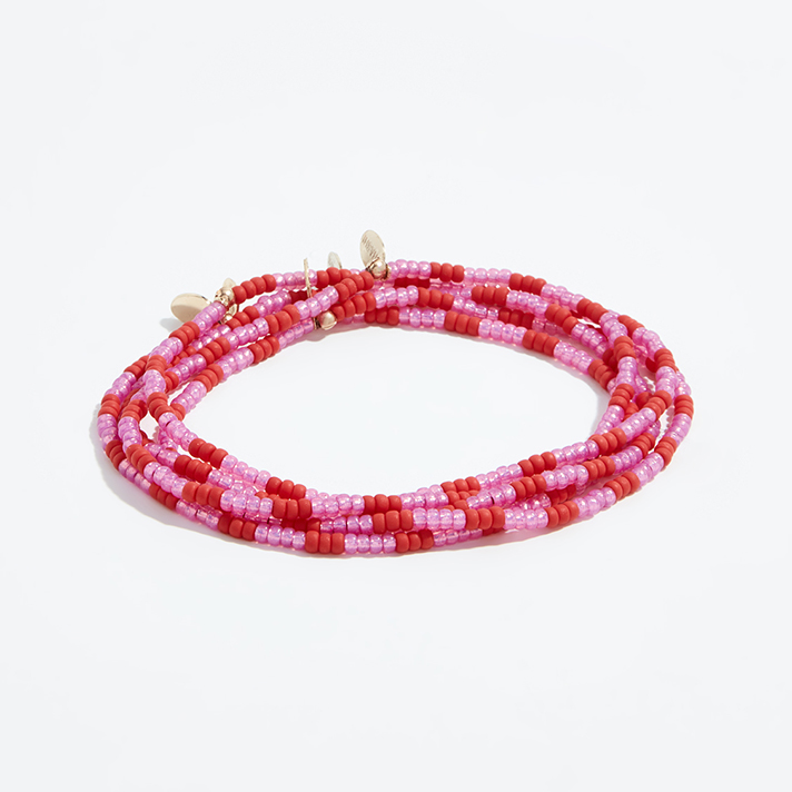STYLECASTER | Friendship Bracelets Might Be 2019's Most Nostalgic Trend Yet