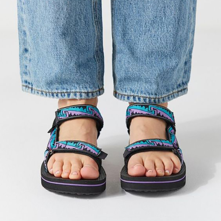 STYLECASTER | Consider This Your Excuse to Buy All the Spring Sandals Your Heart Desires