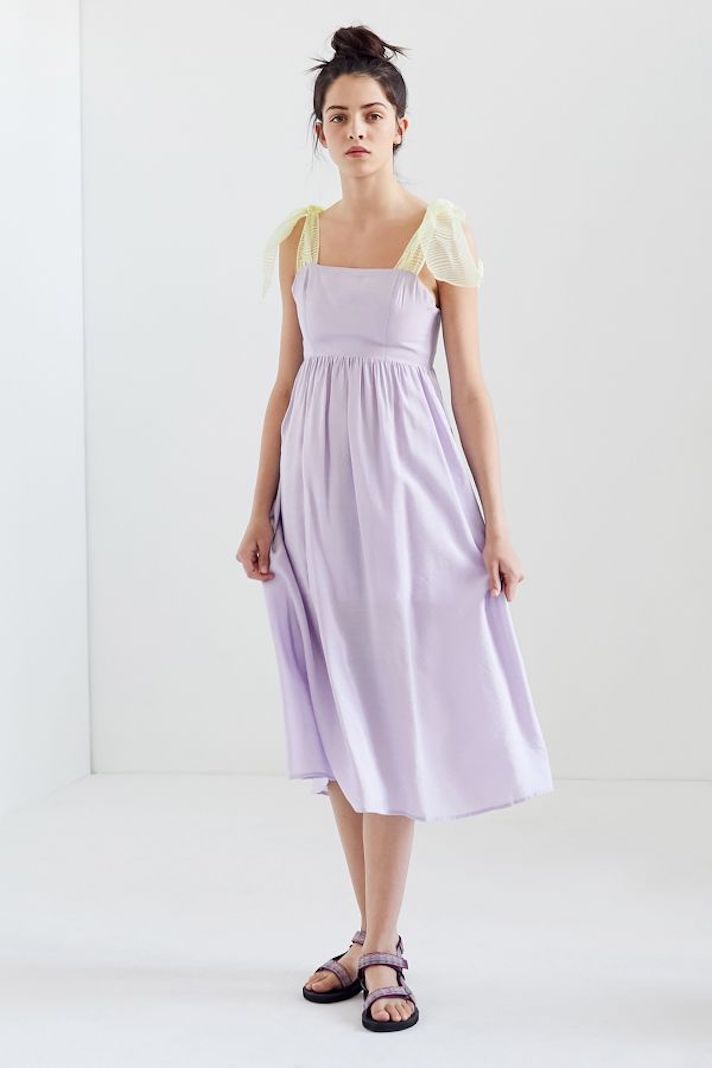 STYLECASTER | Almost All of Urban Outfitters' Sale Section Is Under $20 Right Now