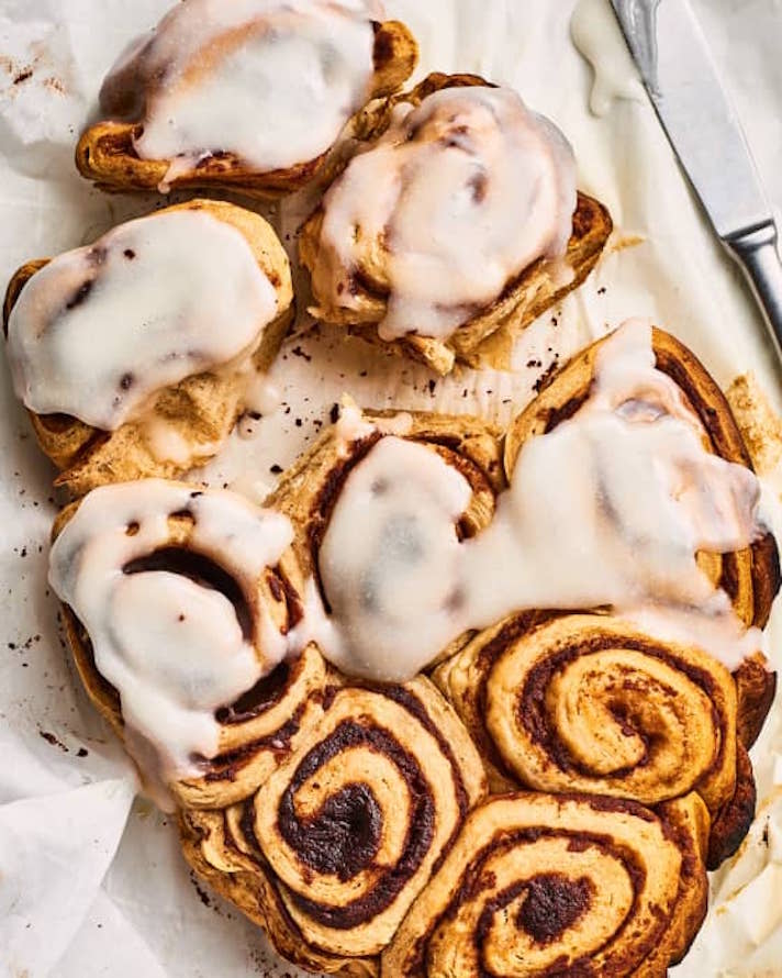 STYLECASTER | 17 Slow-Cooker Snacks That Really Speak To Your PMS Cravings | Cinnamon Rolls