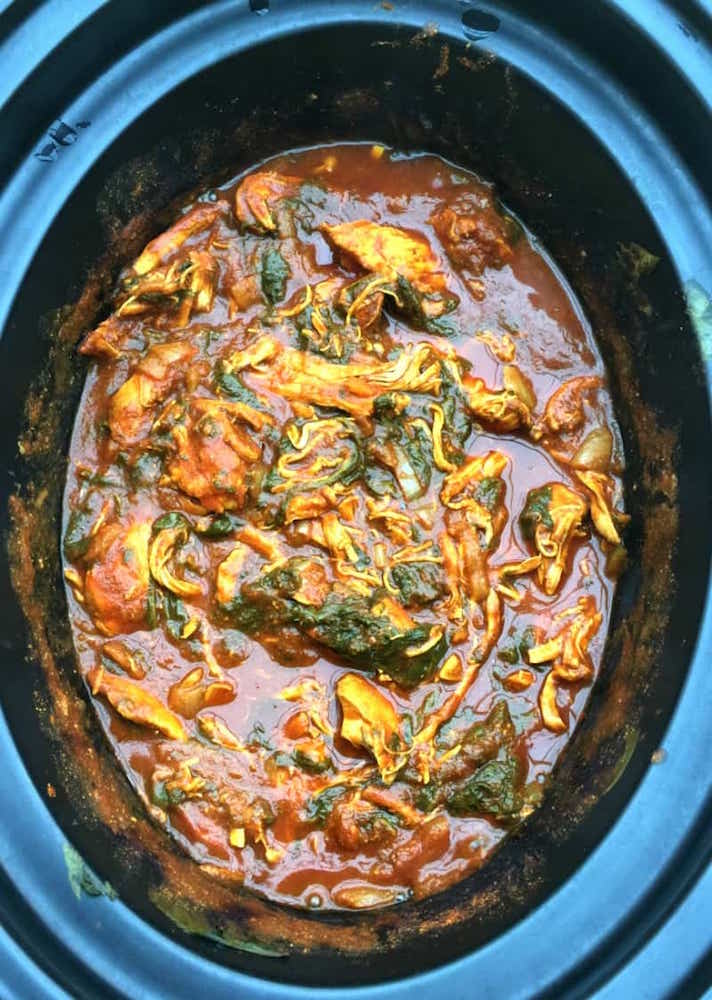STYLECASTER | 17 Slow-Cooker Indian Recipes That Are Better Than Takeout | Chicken Saag Curry