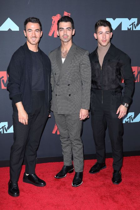 STYLECASTER | Here Are the Best Dressed Celebrities From the 2019 VMAs Red Carpet