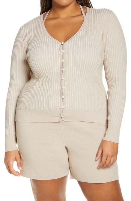 STYLECASTER | Plus Size Sweaters 