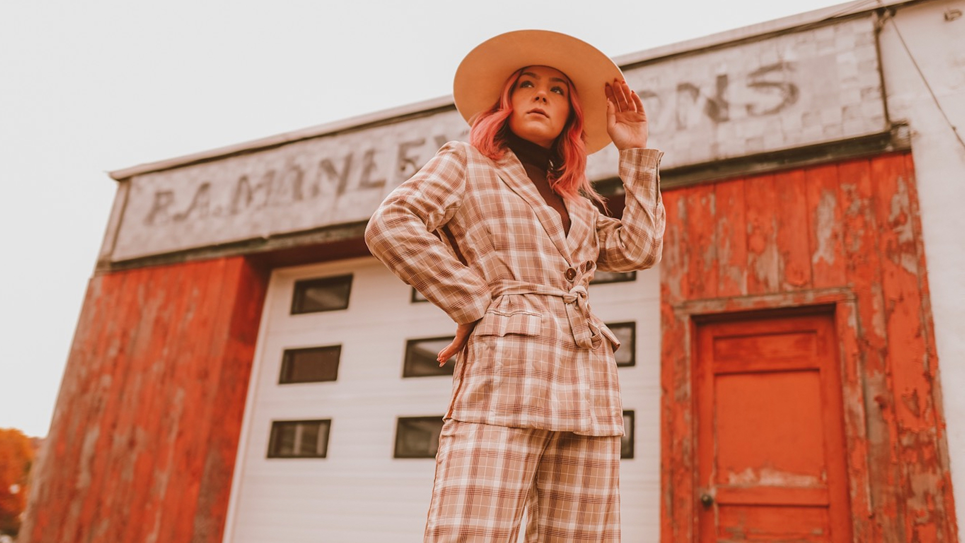 STYLECASTER | Retro Outfit Ideas