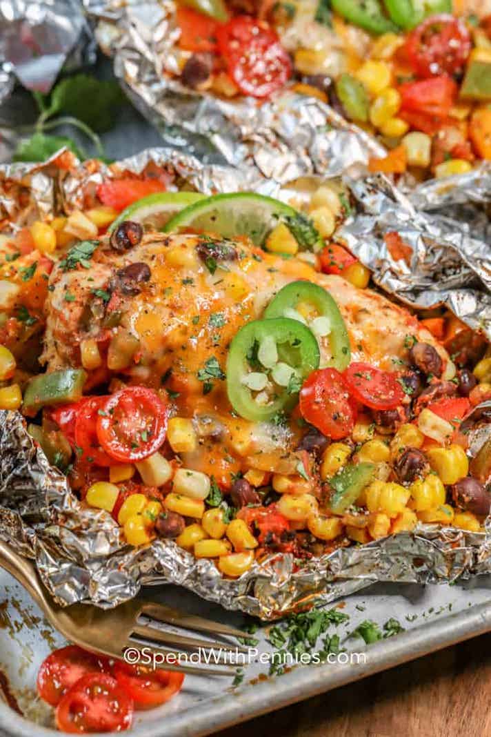 STYLECASTER | Easy Weeknight Chicken Recipes That Are Perfect for Fall | Santa Fe Chicken Packets