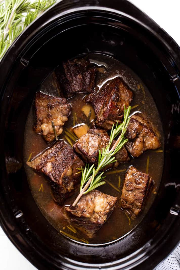 STYLECASTER | 17 Slow-Cooker Beef Recipes That Anyone Can Make | Beef Short Ribs