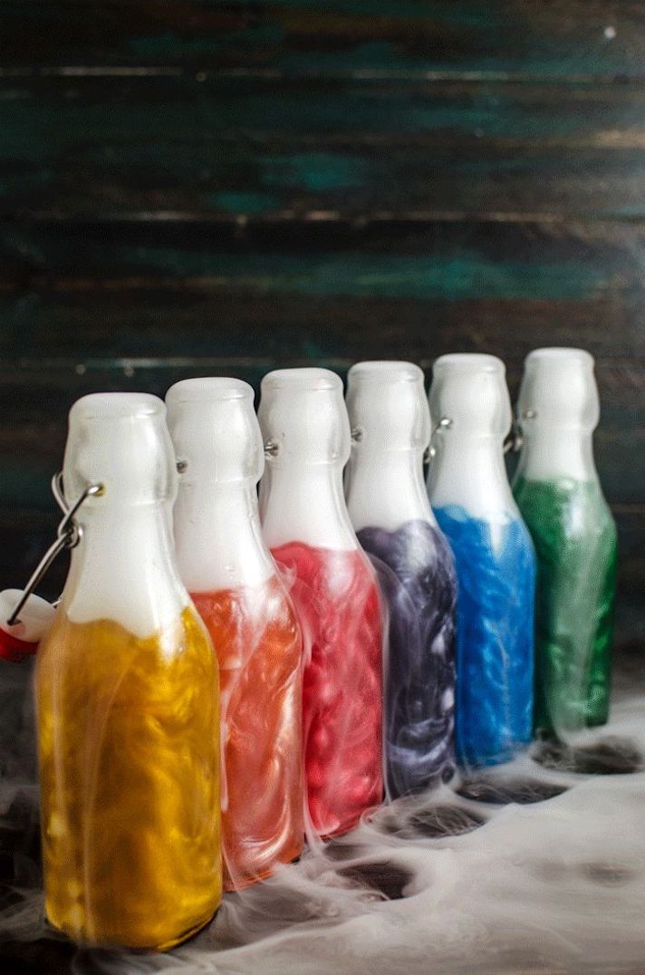 STYLECASTER | Glitter-Filled Recipes for New Year's Eve | Shimmery Liqueur