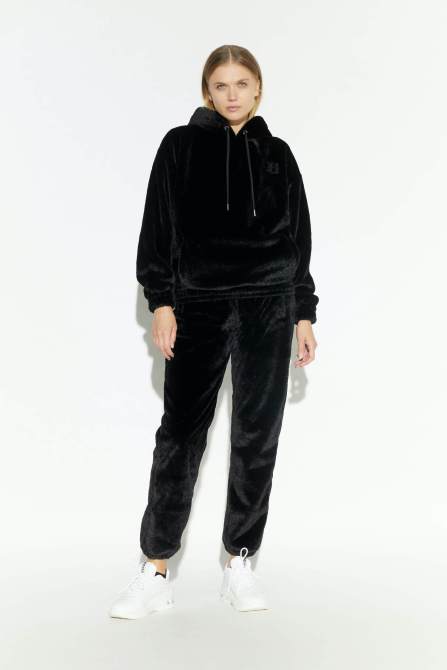 STYLECASTER | Apparis x Juicy Couture