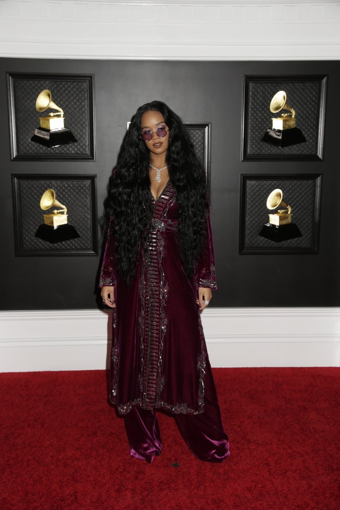 STYLECASTER | Grammys 2021 Fashion
