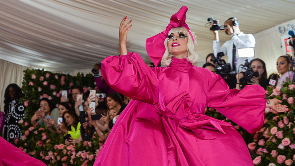 STYLECASTER | Twitter HF Met Gala