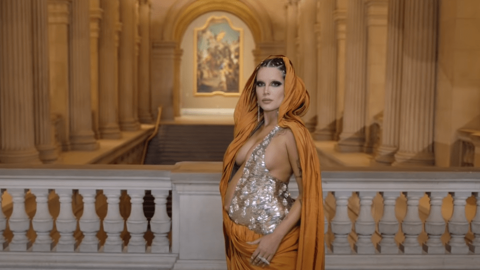 whispers-halsey-lyrics